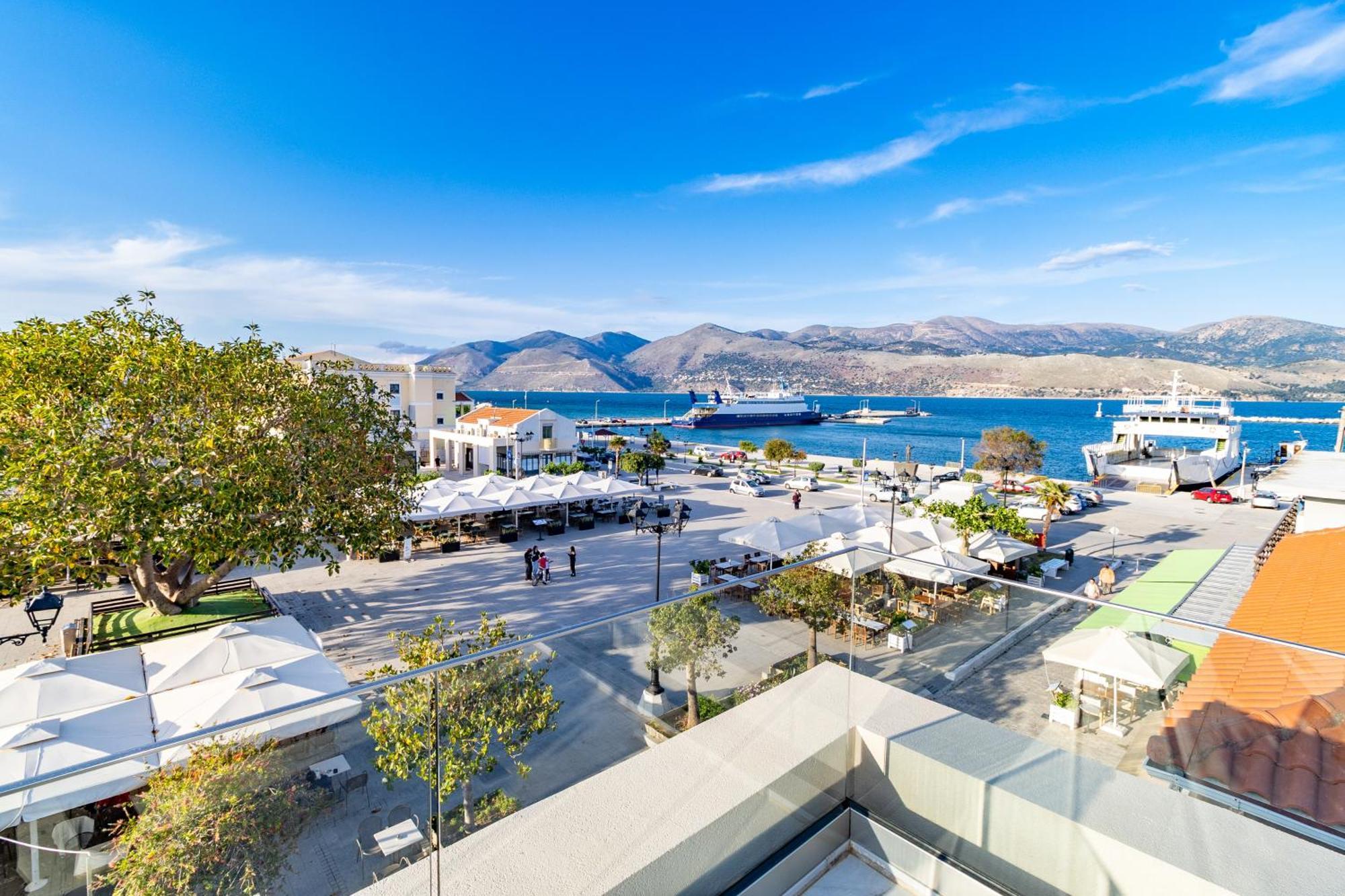 Piazza Suites Lixouri Exterior photo