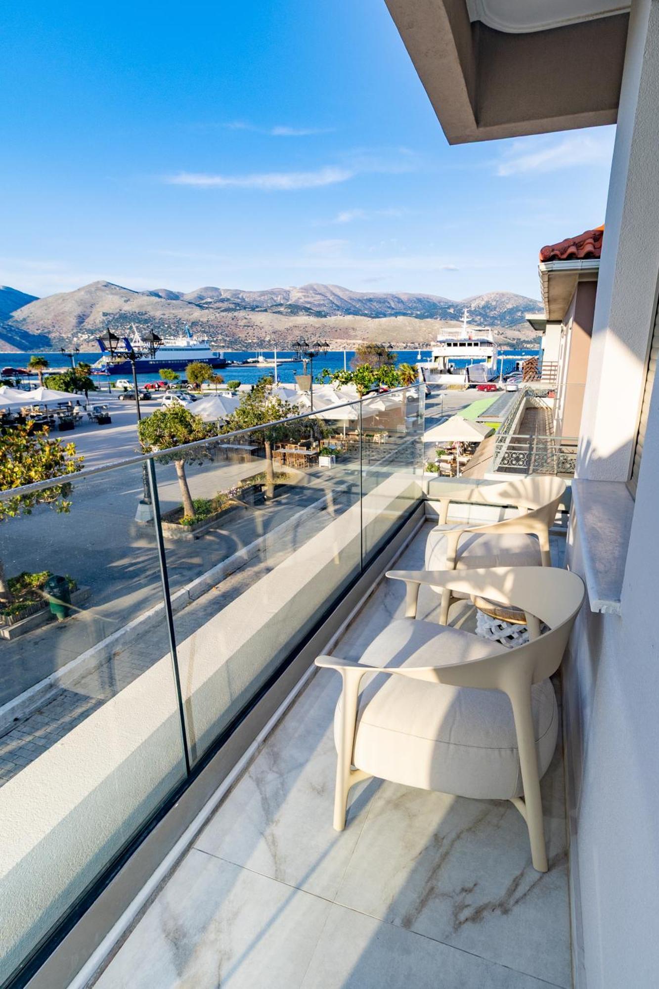 Piazza Suites Lixouri Exterior photo